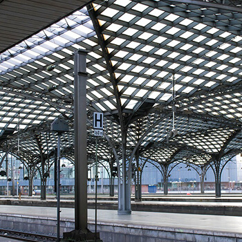 Zdrowe materiały w stylu japandi: Harmonia natury i minimalistycznego designu w Twoim wnętrzu