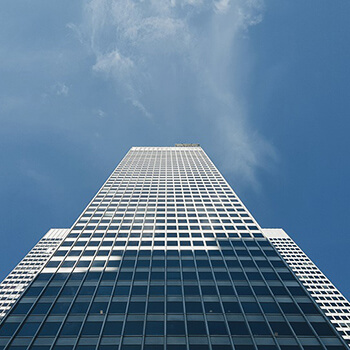 Gdzie kupić meble z naturalnych materiałów w Polsce — sprawdzone sklepy i rzemieślnicy